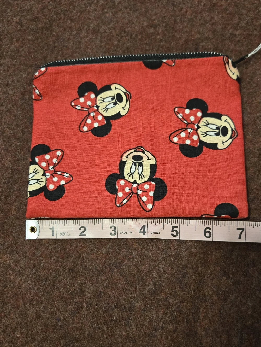 Minnie Mouse Fabric And Zipper Pouch - Picture 2 of 3